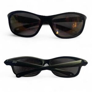 GAP Black Rectangular